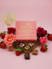 Holdsworth Strawberry and Marc De Champagne Truffles 115g