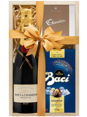 Moet & Chocolates - Champagne Hamper