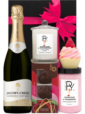 Planet Yum Champagne & Strawberries Pamper Hamper